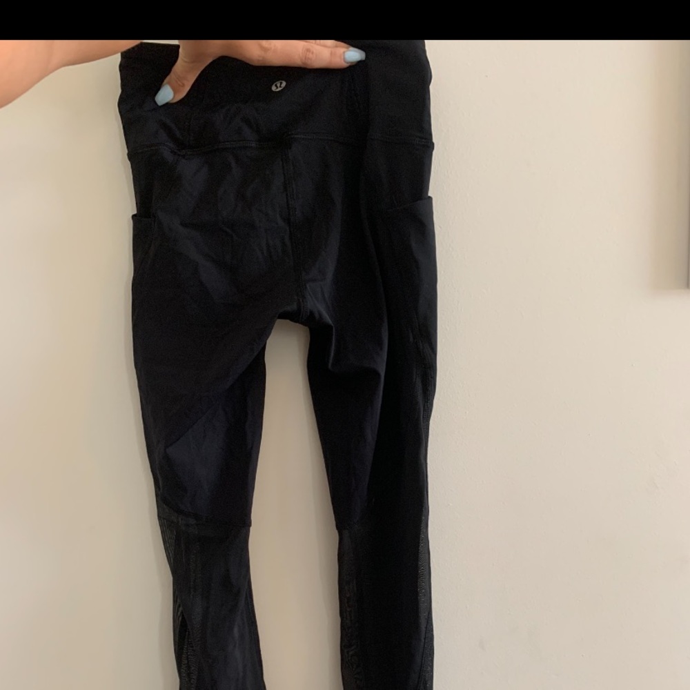 Lulu lemon barely worn leggings with pockets